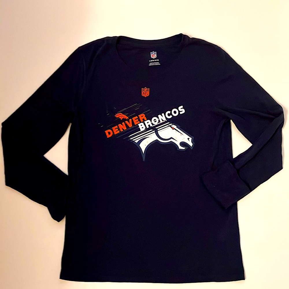 Boys size large (age 14-16) navy blue NFL Broncos long sleeve tee shirt